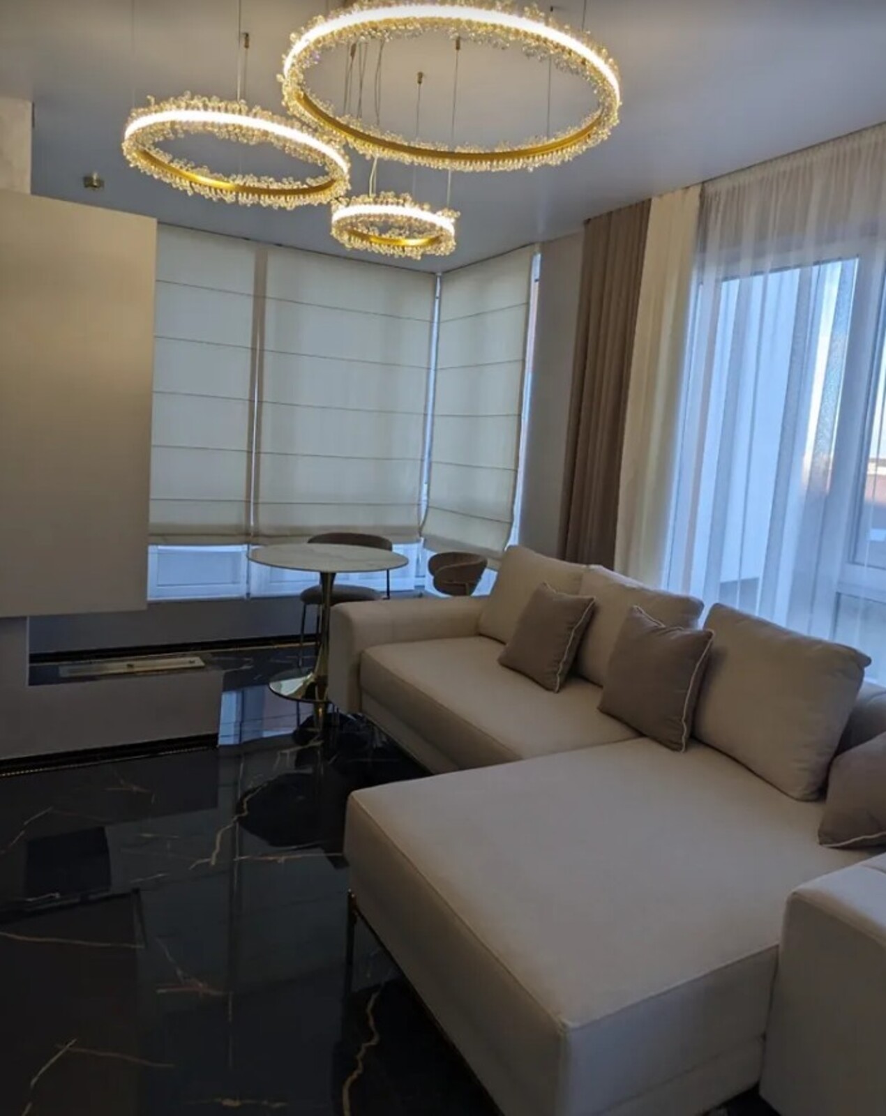 Продаж 1к квартири 40 кв. м в ЖК Родинний Маєток. Дизайнерський ремонт. фото 1 Продаж 1к квартири 40 кв. м в ЖК Родинний Маєток. Дизайнерський ремонт. фото 1