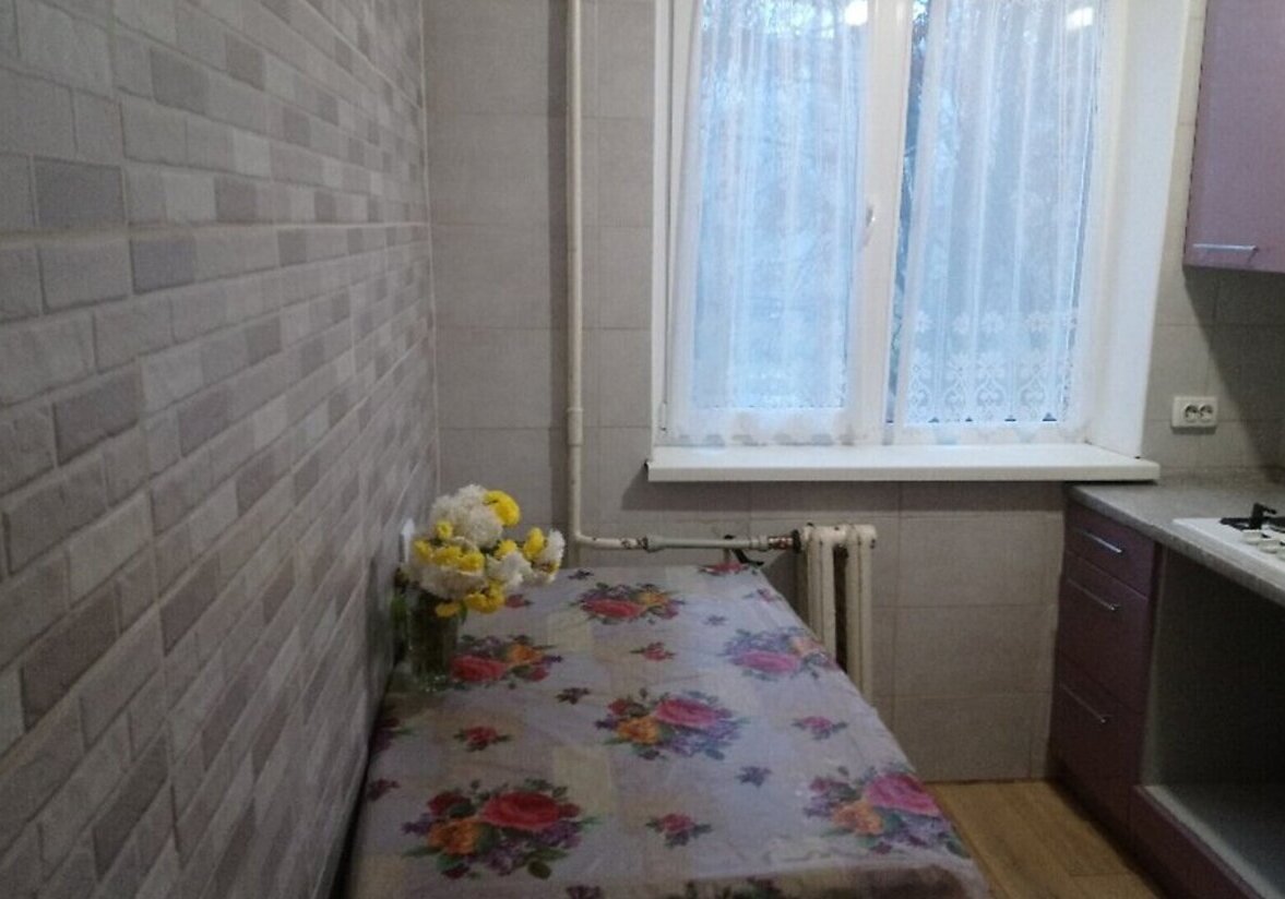 Продається 4-х кімнатна квартира на Вишеньці, житловий стан фото 1 Продається 4-х кімнатна квартира на Вишеньці, житловий стан фото 1