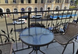 Продається 2-х кімнатна квартира в самому центрі міста. фото 1 Продається 2-х кімнатна квартира в самому центрі міста. фото 1