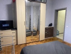 Продається 2-х кімнатна квартира в центрі міста. Гарний житловий стан. фото 1 Продається 2-х кімнатна квартира в центрі міста. Гарний житловий стан. фото 1