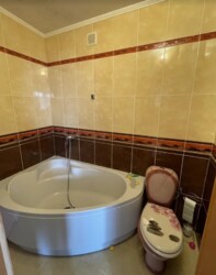 Продається 4-х кімнатна квартира в р-ні Поділля. Новий ремонт фото 12 Продається 4-х кімнатна квартира в р-ні Поділля. Новий ремонт фото 12