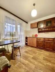 Продається 1-но кімнатна квартира в р-ні Вишенька. Простий житловий стан. фото 1 Продається 1-но кімнатна квартира в р-ні Вишенька. Простий житловий стан. фото 1