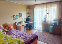 Простора 3-кімнатна квартира в престижному районі Слов'янка фото 3 Простора 3-кімнатна квартира в престижному районі Слов'янка фото 3