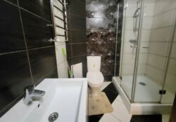  2  52.5 .   .  .     8