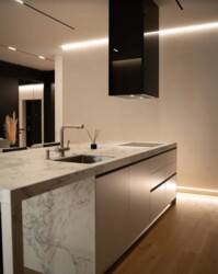  2  70 .   .   Premier Tower  27