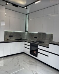 Продається 4-х кімнатна квартира в Центрі міста. Новий ремонт фото 1 Продається 4-х кімнатна квартира в Центрі міста. Новий ремонт фото 1