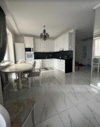 Продається 4-х кімнатна квартира в р-ні Поділля. Відмінний стан. фото 2 Продається 4-х кімнатна квартира в р-ні Поділля. Відмінний стан. фото 2