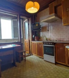 Продається 2-х кімнатна квартира, центр, потребує ремонту фото 1 Продається 2-х кімнатна квартира, центр, потребує ремонту фото 1