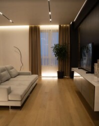  2  70 .   .   Premier Tower  6