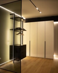  2  70 .   .   Premier Tower  20