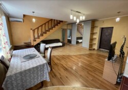 Продається 4-х кімнатна квартира в р-ні Поділля. Новий ремонт фото 4 Продається 4-х кімнатна квартира в р-ні Поділля. Новий ремонт фото 4