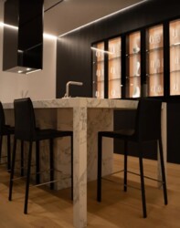  2  70 .   .   Premier Tower  4