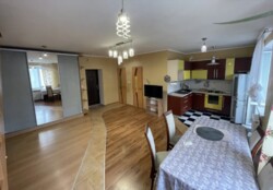 Продається 4-х кімнатна квартира в р-ні Поділля. Новий ремонт фото 1 Продається 4-х кімнатна квартира в р-ні Поділля. Новий ремонт фото 1