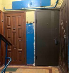 Продаються дві дзеркальні двокімнатні квартири на першому поверху.. фото 2 Продаються дві дзеркальні двокімнатні квартири на першому поверху.. фото 2