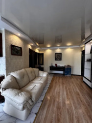 Продаж 3к .квартири з ремонтом ,в мрн .Артема ! фото 4 Продаж 3к .квартири з ремонтом ,в мрн .Артема ! фото 4