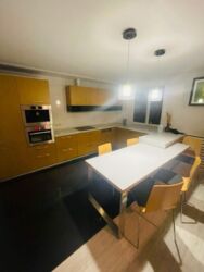 Продажа шикарной 4к.квартиры в Новострое ,с дизайнерским ремонтом ! фото 1 Продажа шикарной 4к.квартиры в Новострое ,с дизайнерским ремонтом ! фото 1