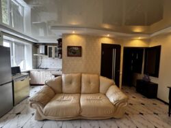 Продаж 3к .квартири з ремонтом ,в мрн .Артема ! фото 1 Продаж 3к .квартири з ремонтом ,в мрн .Артема ! фото 1