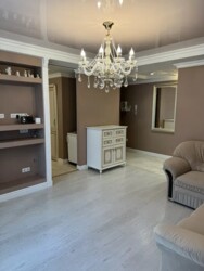 3- -комнатная с ремонтом в центре фото 1 3- -комнатная с ремонтом в центре фото 1