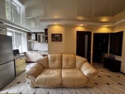 Продаж 3к .квартири з ремонтом ,в мрн .Артема ! фото 2 Продаж 3к .квартири з ремонтом ,в мрн .Артема ! фото 2