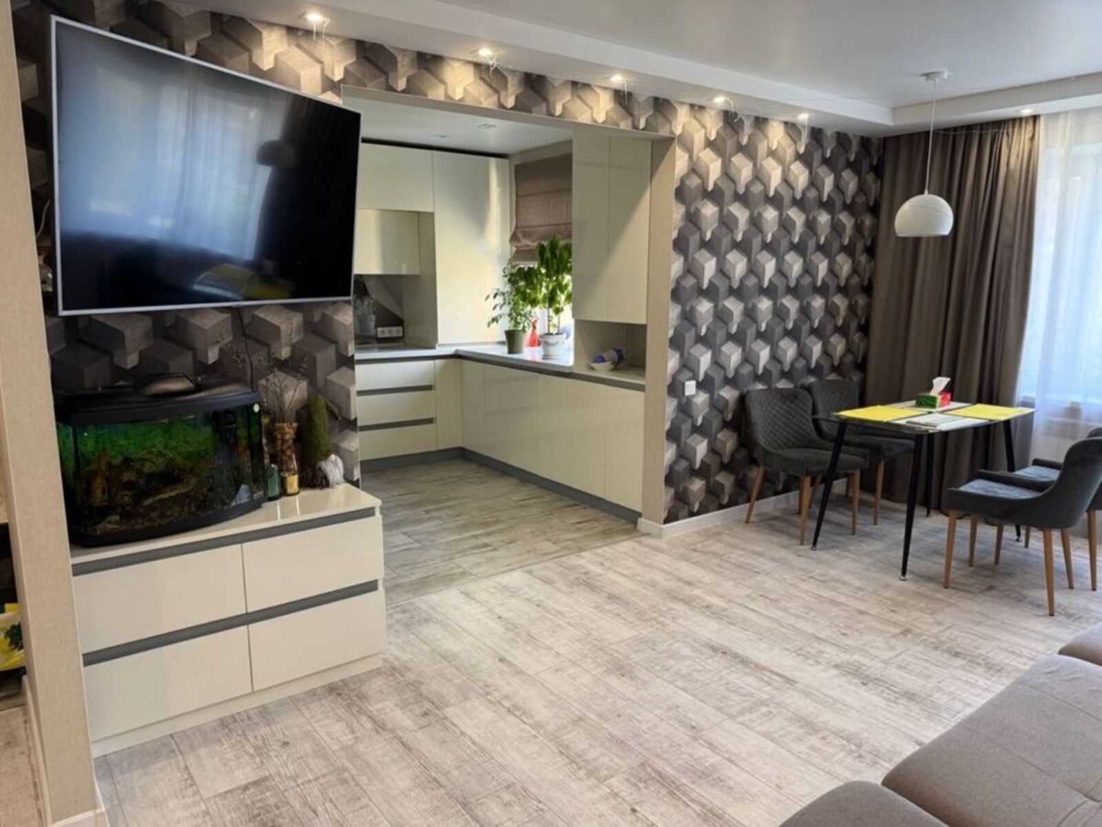 Продам 4-х комнатную квартиру / Левый берег. 2м. фото 1 Продам 4-х комнатную квартиру / Левый берег. 2м. фото 1