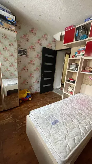 Продам 3-х комнатную квартиру на левом берегу / 1 мкр. фото 1 Продам 3-х комнатную квартиру на левом берегу / 1 мкр. фото 1