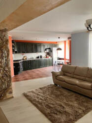 Продаж 3-кімнатної дворівневої квартири по вул. Петропавлівська (біля 4 школи) фото 3 Продаж 3-кімнатної дворівневої квартири по вул. Петропавлівська (біля 4 школи) фото 3