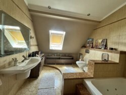 Продаж 5-кімнатної дворівневої квартири по вул. Г. Кондратьєва фото 5 Продаж 5-кімнатної дворівневої квартири по вул. Г. Кондратьєва фото 5