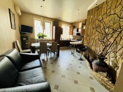 Продаж 5-кімнатної дворівневої квартири по вул. Г. Кондратьєва фото 1 Продаж 5-кімнатної дворівневої квартири по вул. Г. Кондратьєва фото 1