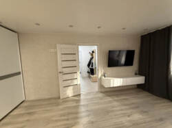 Продаж 1-кімнатної квартири пр-п. Свободи фото 4 Продаж 1-кімнатної квартири пр-п. Свободи фото 4