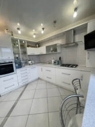 Продаж 4-кімнатної квартири вул. Харківська фото 1 Продаж 4-кімнатної квартири вул. Харківська фото 1