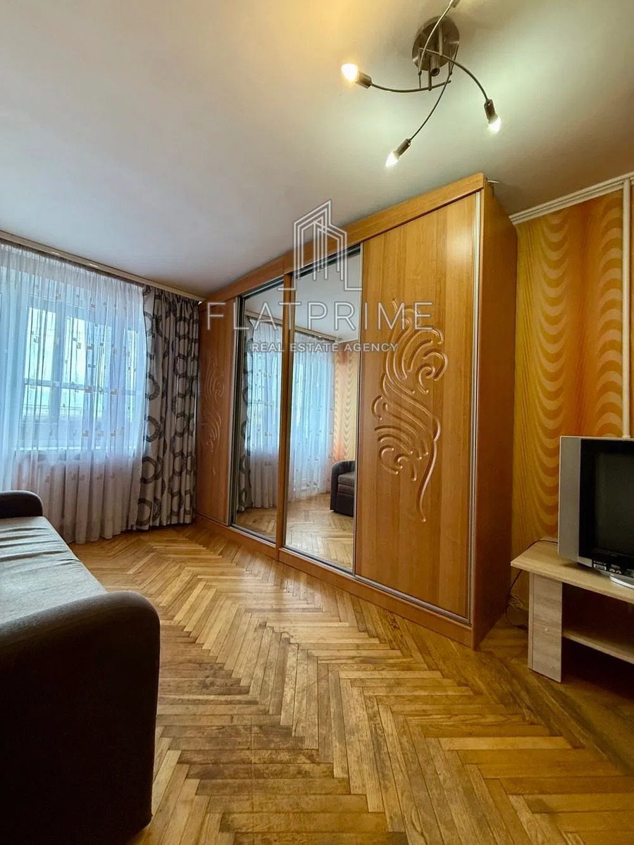 Продається квартира Київ, Святошинський, Котельникова 80, м. Житомирська фото 1 Продається квартира Київ, Святошинський, Котельникова 80, м. Житомирська фото 1