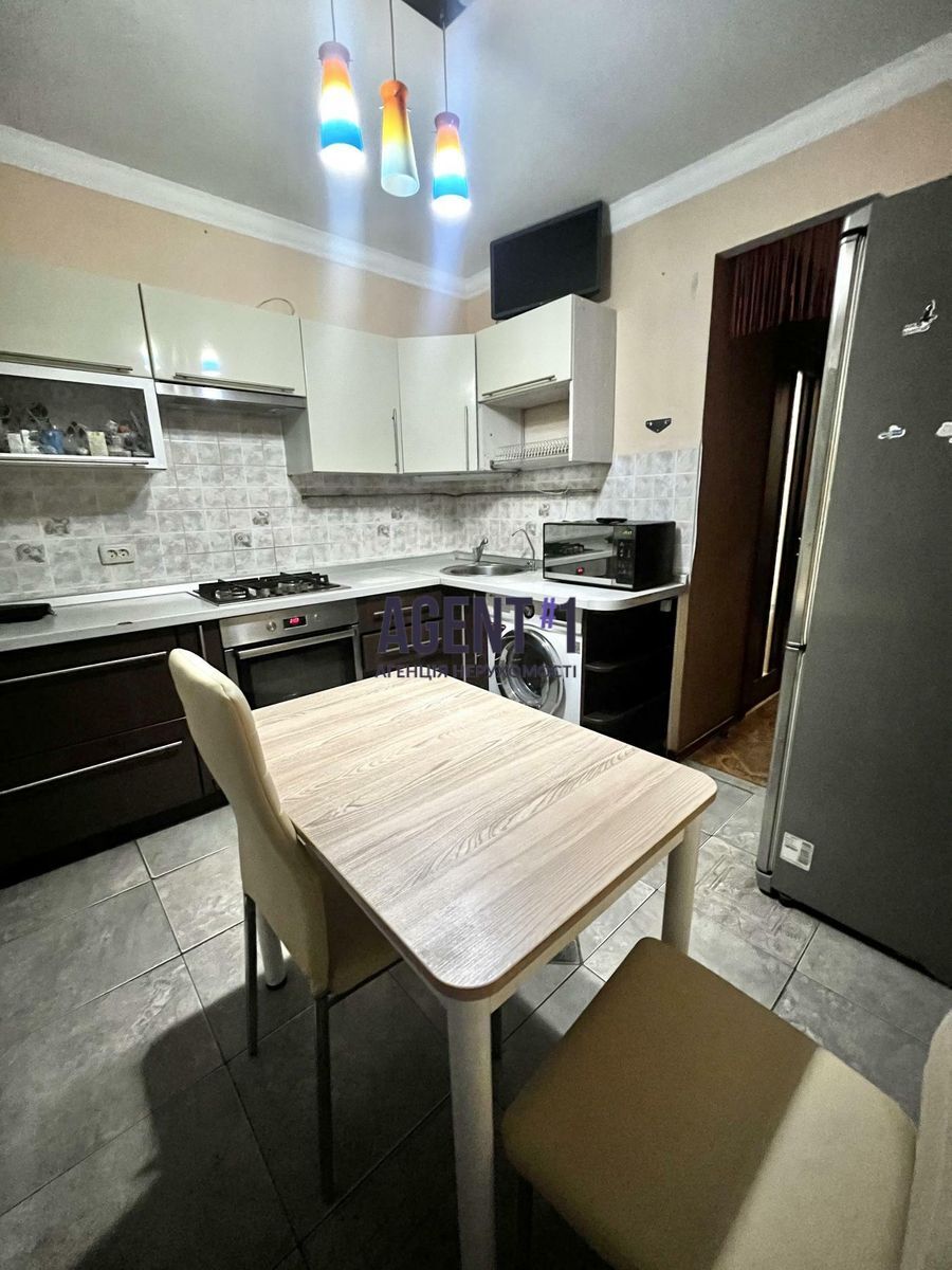 Продається квартира Київ, Олександра Бринжали вул., 1 фото 1 Продається квартира Київ, Олександра Бринжали вул., 1 фото 1