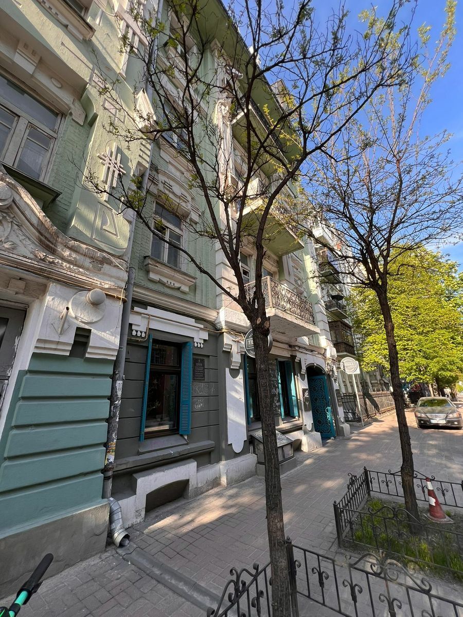Продається квартира Київ, Шевченківський, Велика Житомирська, 10 фото 1 Продається квартира Київ, Шевченківський, Велика Житомирська, 10 фото 1