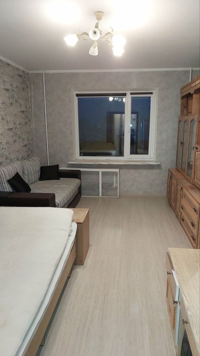 Продається квартира Київ, Автозаводська вул, 67 фото 1 Продається квартира Київ, Автозаводська вул, 67 фото 1