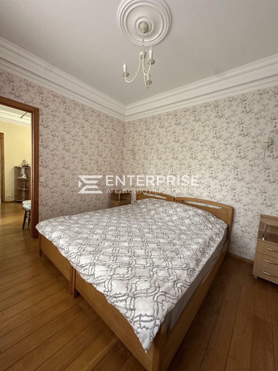Продається квартира Київ, Оріхуватська вул, 8к2 фото 1 Продається квартира Київ, Оріхуватська вул, 8к2 фото 1