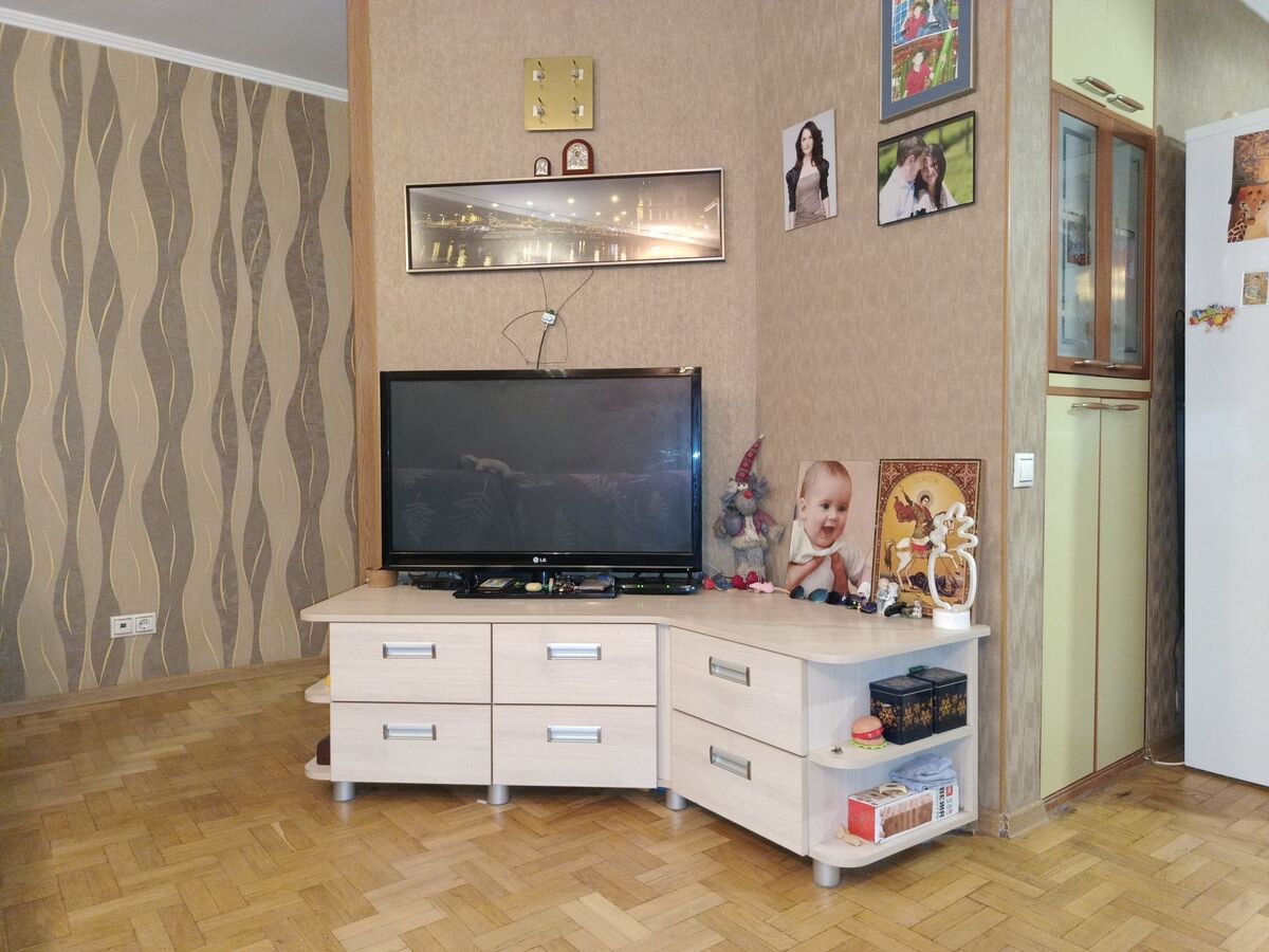 Продається квартира Київ, Телиги Олени, 37А фото 1 Продається квартира Київ, Телиги Олени, 37А фото 1