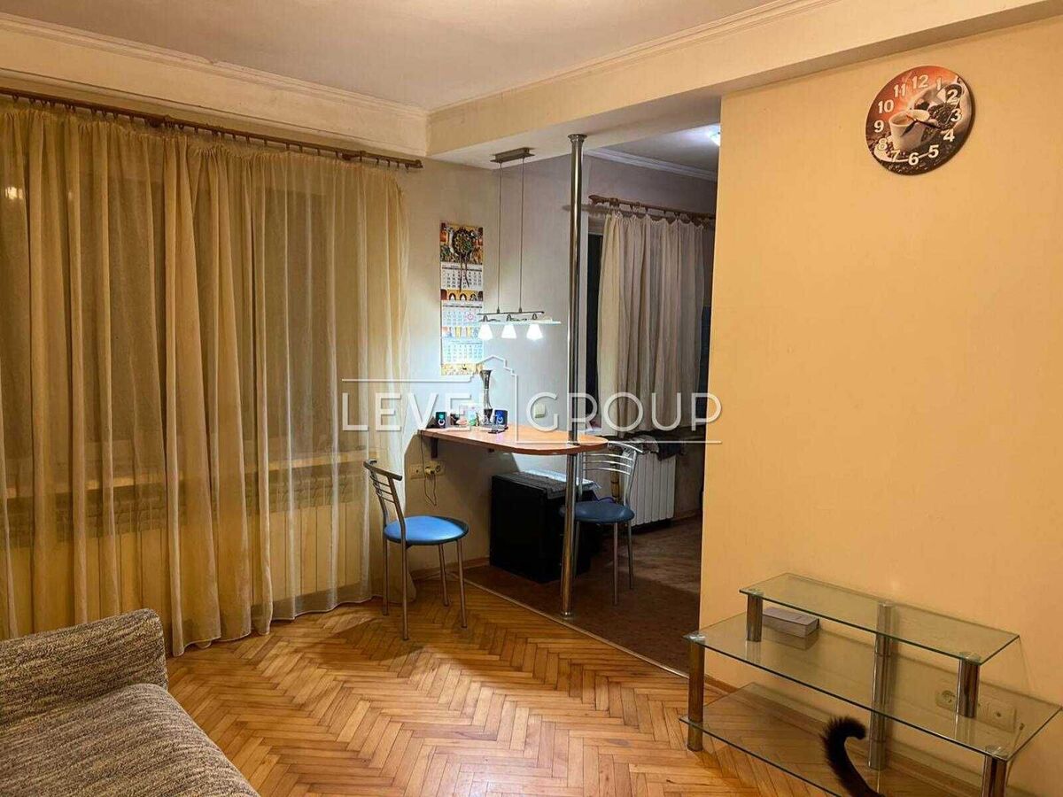 Продається квартира Київ, вул.Межова, 11/12 фото 1 Продається квартира Київ, вул.Межова, 11/12 фото 1