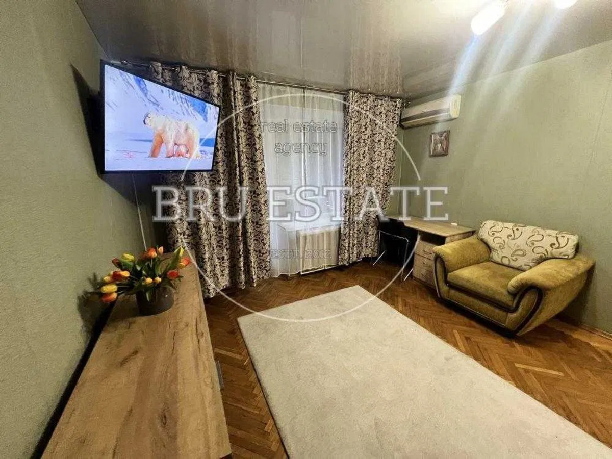 Продається квартира Київ, вул. Чорновола, 30 фото 1 Продається квартира Київ, вул. Чорновола, 30 фото 1