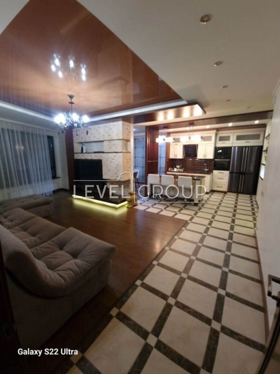 ������ 2�� �������� �� Park Avenue VIP ���� 1