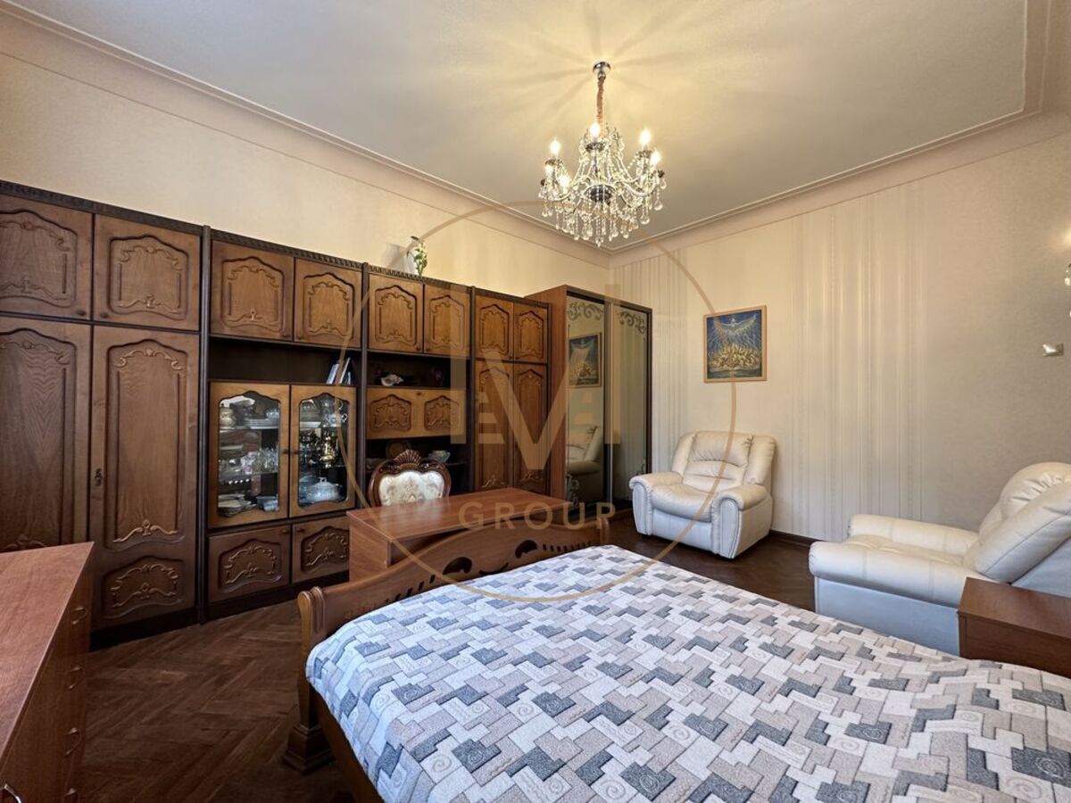 Продаж 2 кімнатної квартири Університет Тарасівська 7 фото 1 Продаж 2 кімнатної квартири Університет Тарасівська 7 фото 1
