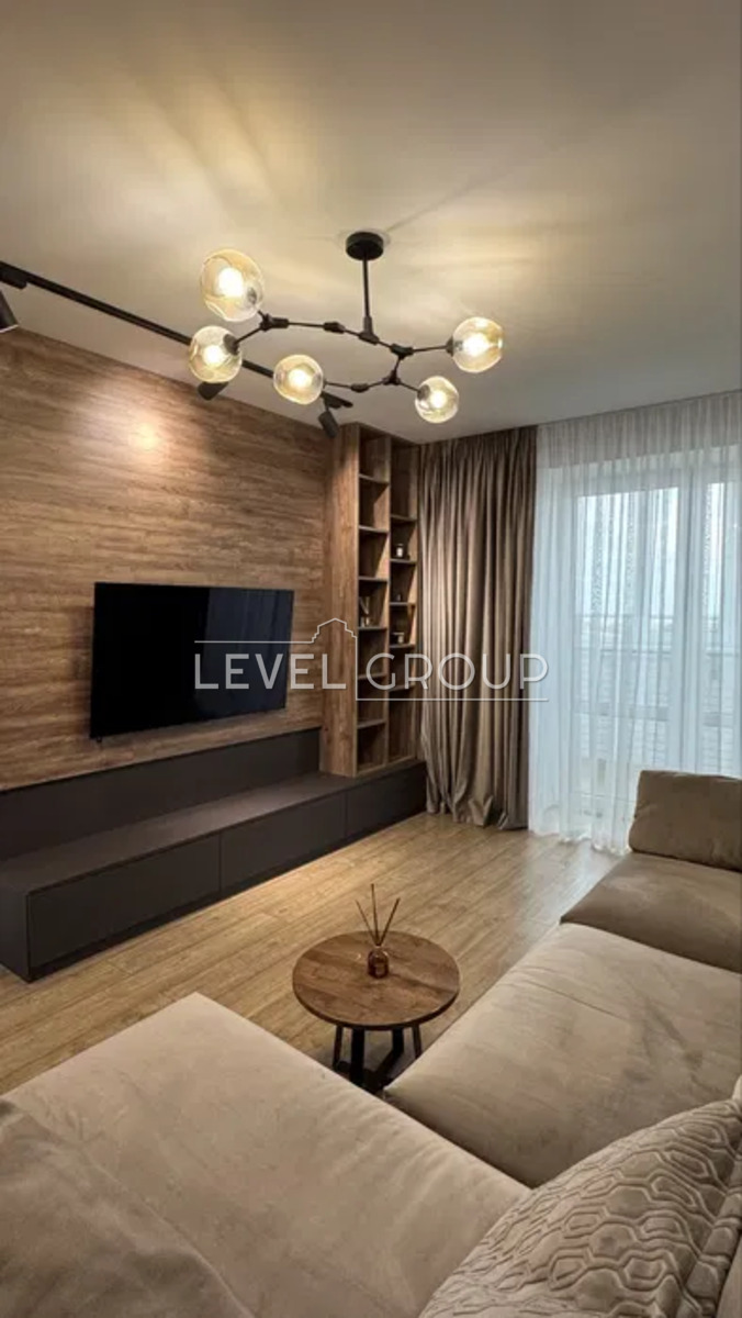 Продаж сучасної 4-кім. квартири загальною площею 105,2 кв.м. в с.Петропавлівська Борщагівка, вул.Черкаська, 16. фото 1 Продаж сучасної 4-кім. квартири загальною площею 105,2 кв.м. в с.Петропавлівська Борщагівка, вул.Черкаська, 16. фото 1