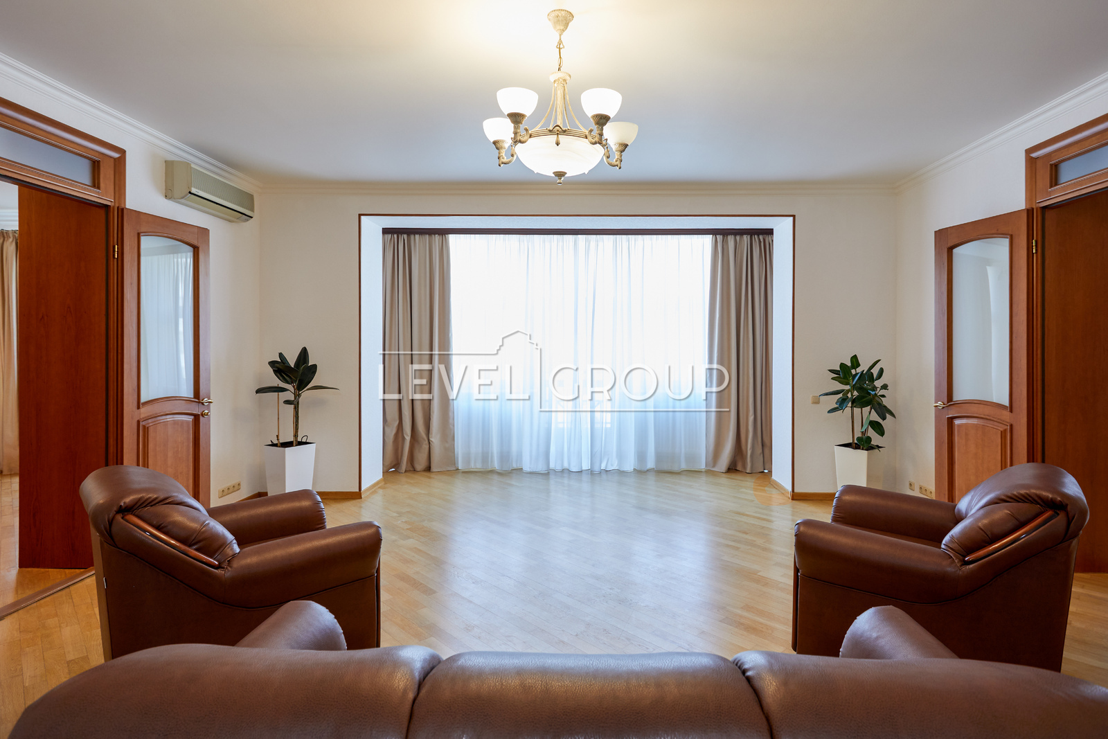 4 кімнатна простора квартира, на вулиці Паторжинського, 14, Шевченківський район фото 1 4 кімнатна простора квартира, на вулиці Паторжинського, 14, Шевченківський район фото 1