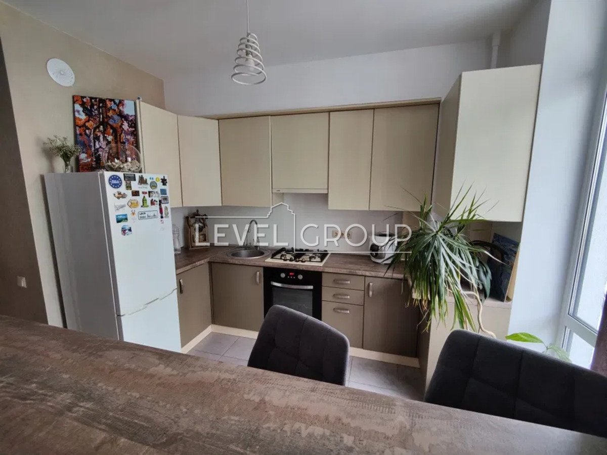 ������ ��������-����� � ��������� �������� '���������' �� ���������� ��������. ���� 1