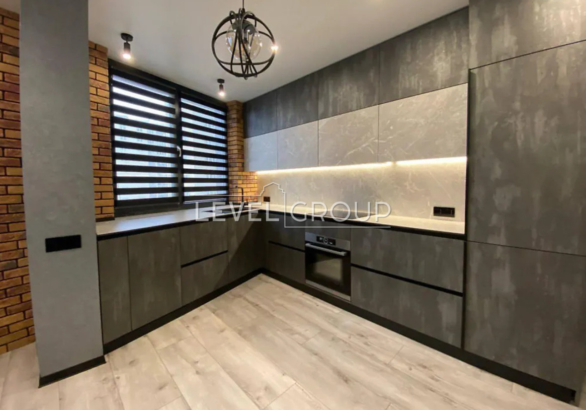 ����������� ������� �������� � �������� �������� � ����������� �� �����-����� New Yk Concept House �� �������: ������ ����������, 74. ���� 1