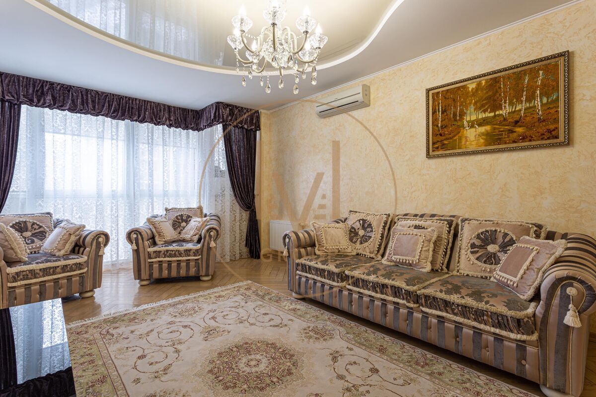   642   Park Avenue VIP..  1