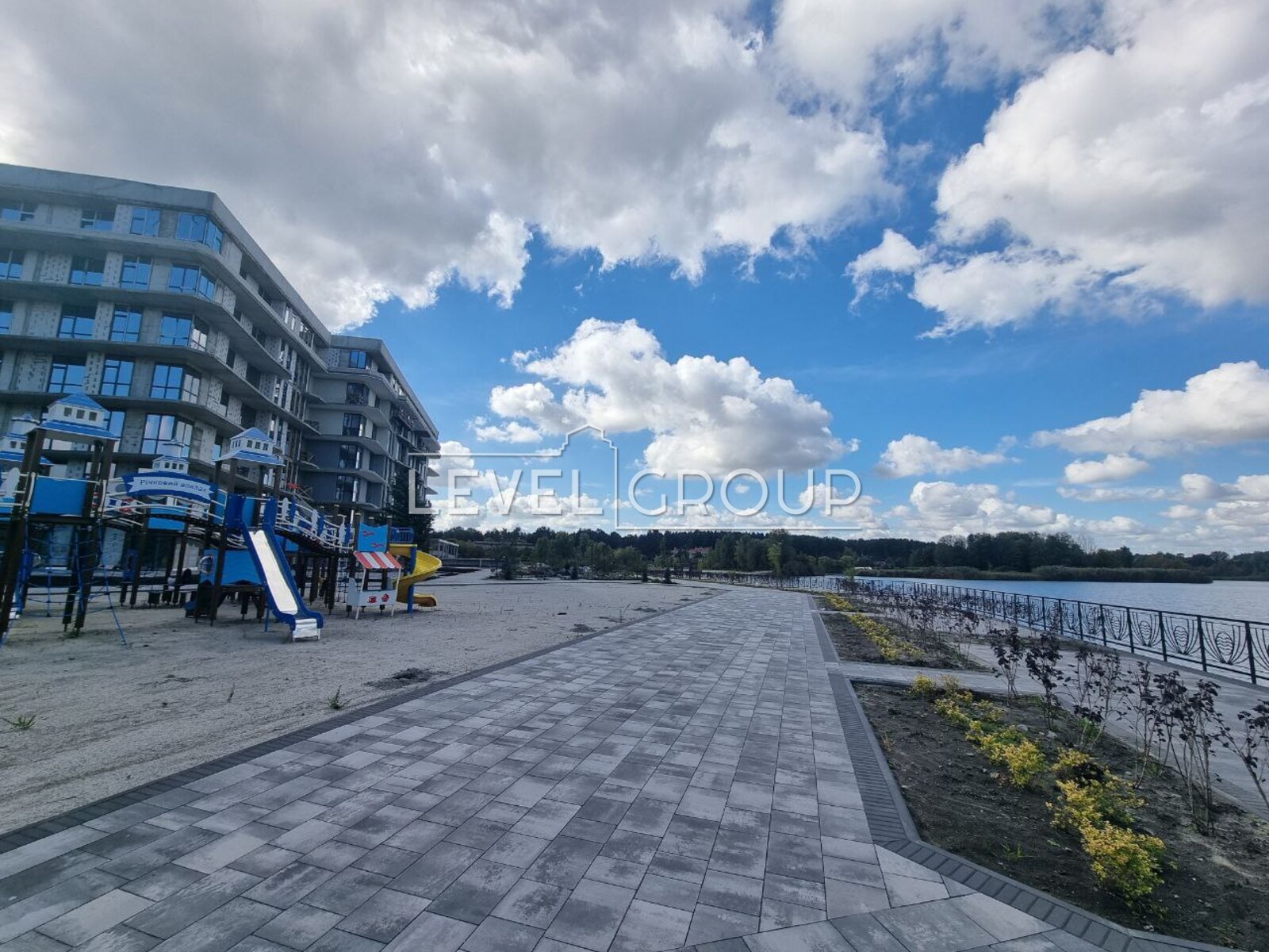  2    Stugna Residence,  .,   1