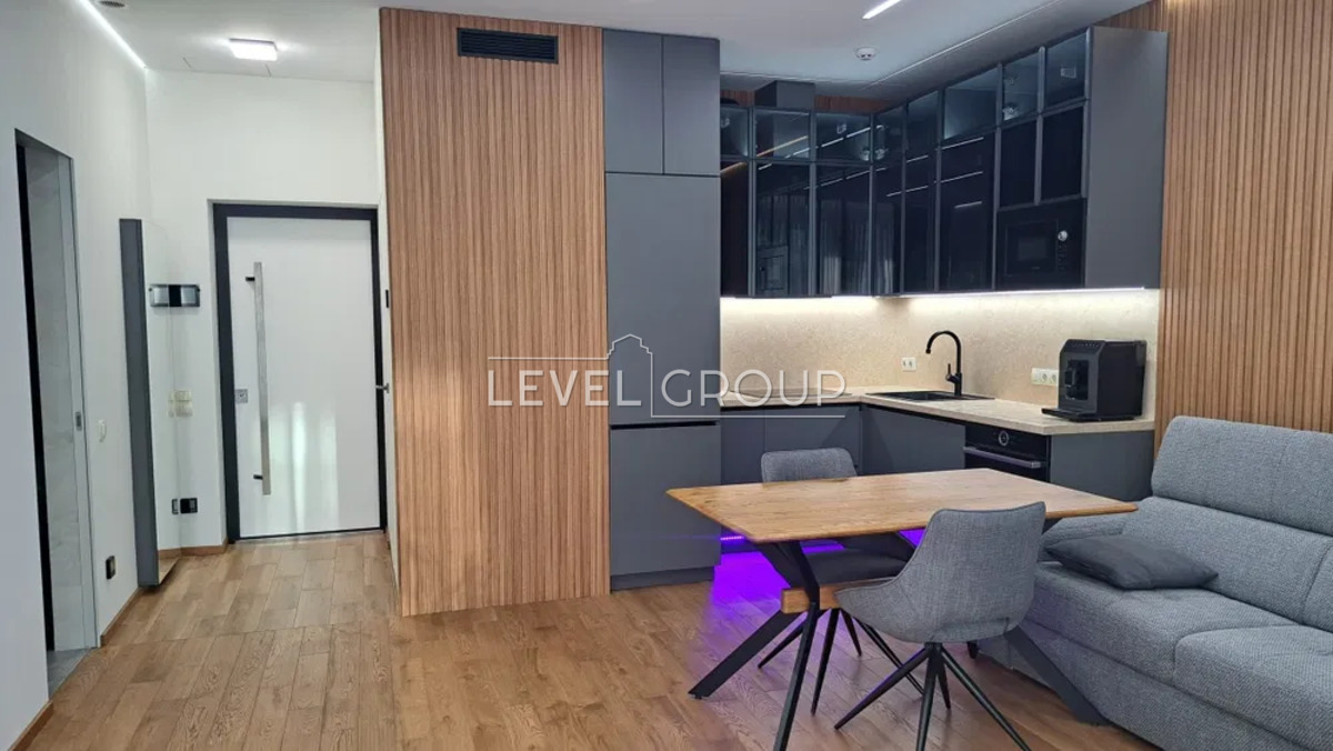   2 .    Taryan Towers  1