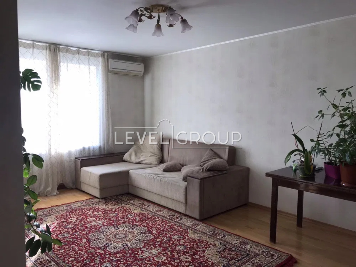 Продаж 2-кімнатної квартири по вул. Братиславській фото 1 Продаж 2-кімнатної квартири по вул. Братиславській фото 1