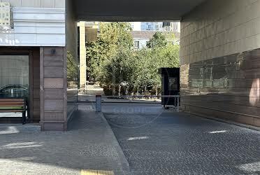 Zolotoustivska St., 27