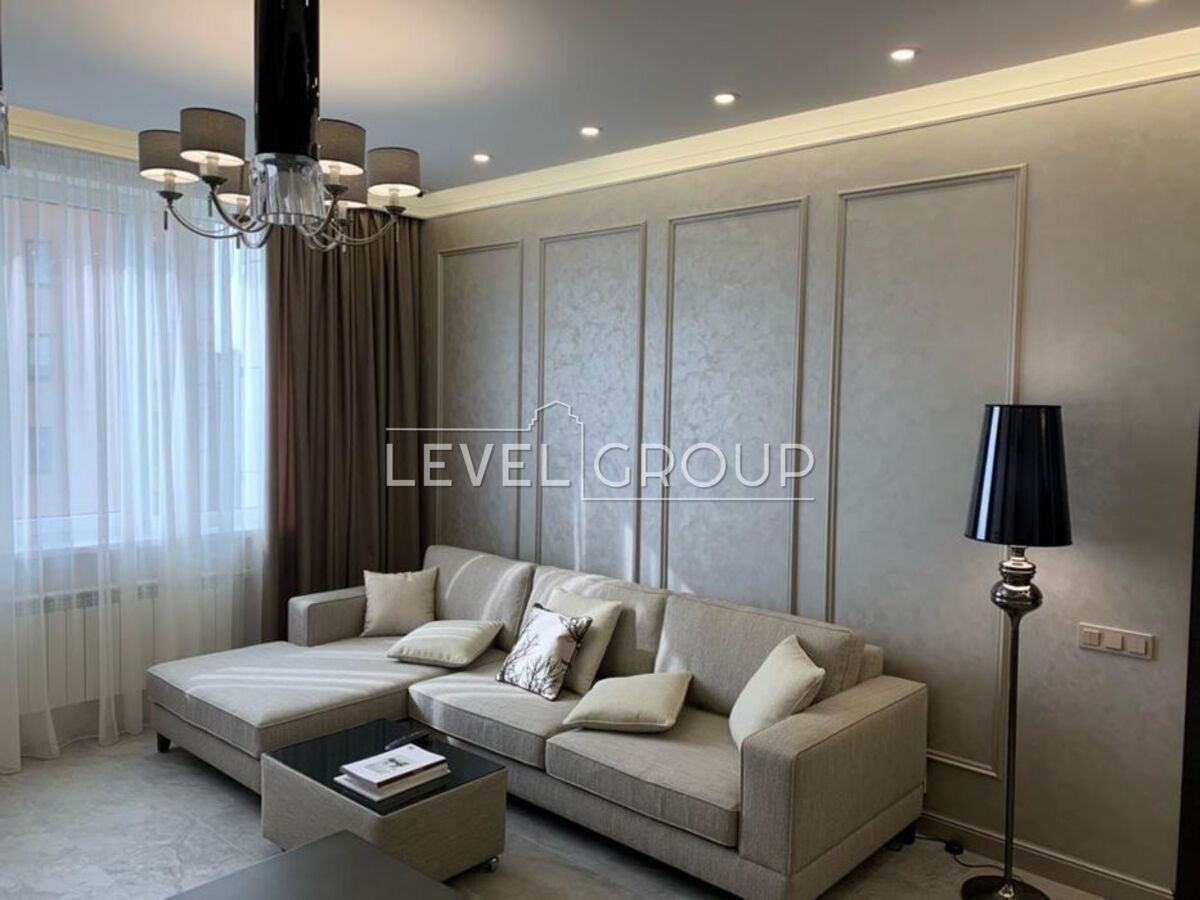 ������ 2� ��������, �� Royal Tower, ���. ��������������, 37� ���� 1